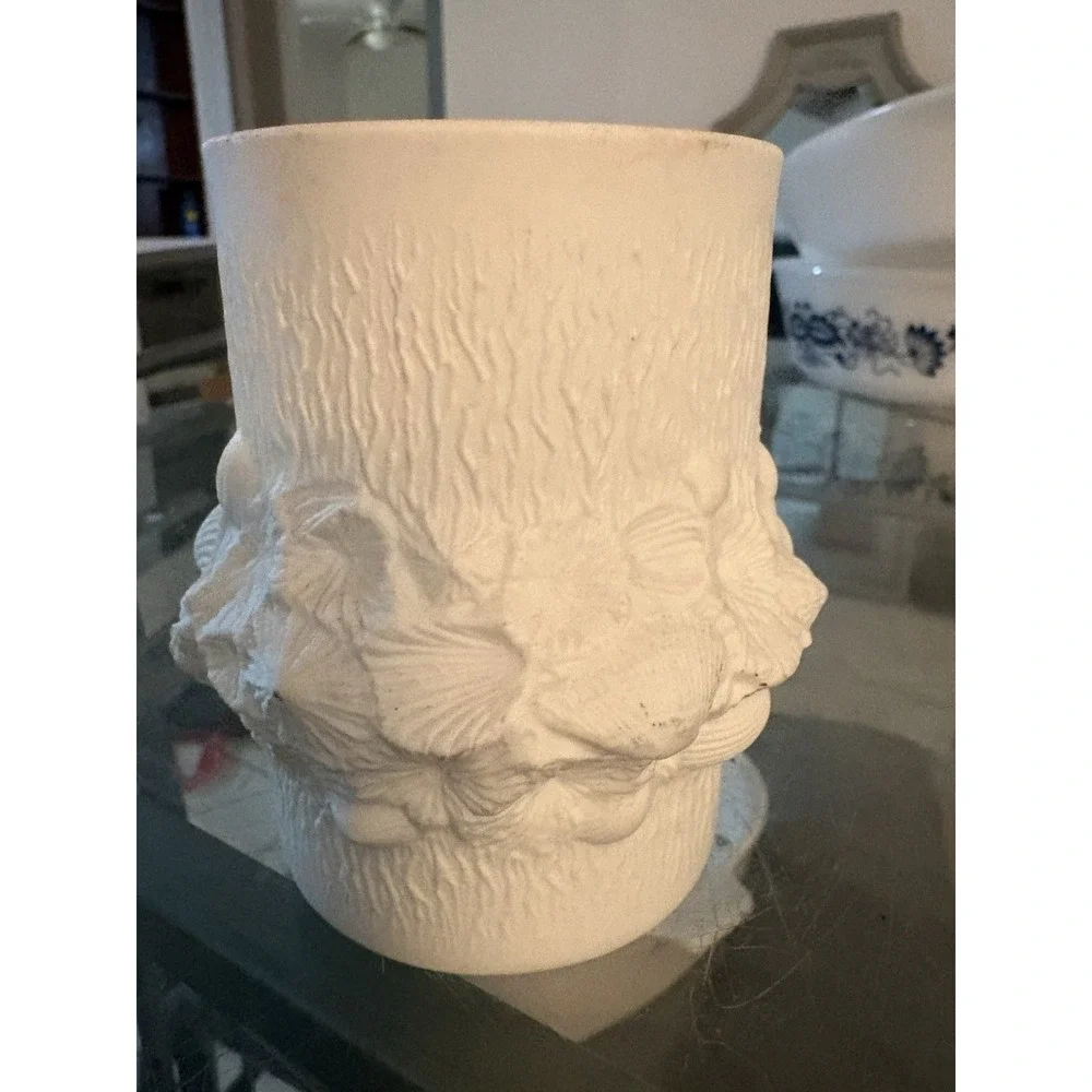 Vintage Kaiser W Germany Bisque Porcelain Seashell Relief Vase 223 White Op Art